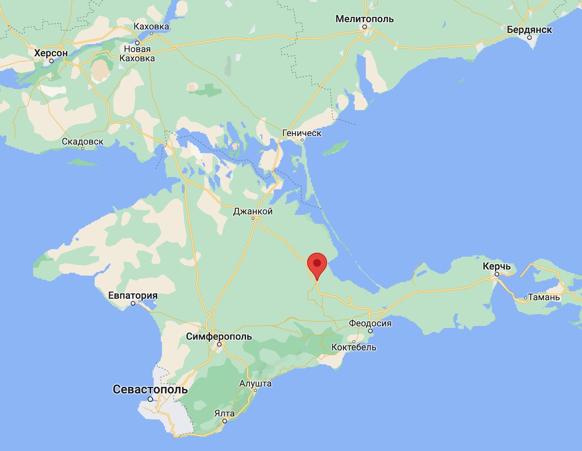 У Криму згоріла казарма з російськими військовими. Фото: Google Maps