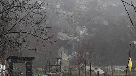 У Закарпатській області через обвалилась гірська масса, каміння пошкодило будинки