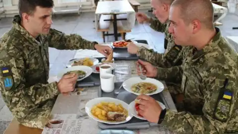 Питание военных. Фото: АрмияИнформ