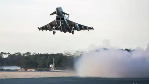 Винищувач Typhoon Королівських повітряних сил Великої Британії. Фото: DW.