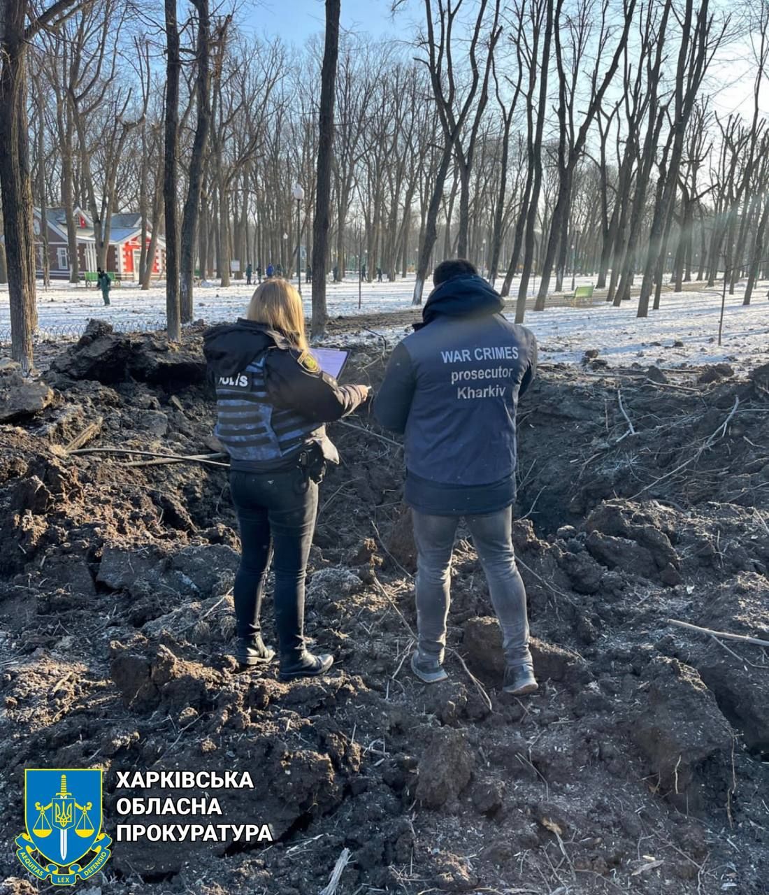 Последствия попадания ракеты.  Фото: Харьковская областная прокуратура