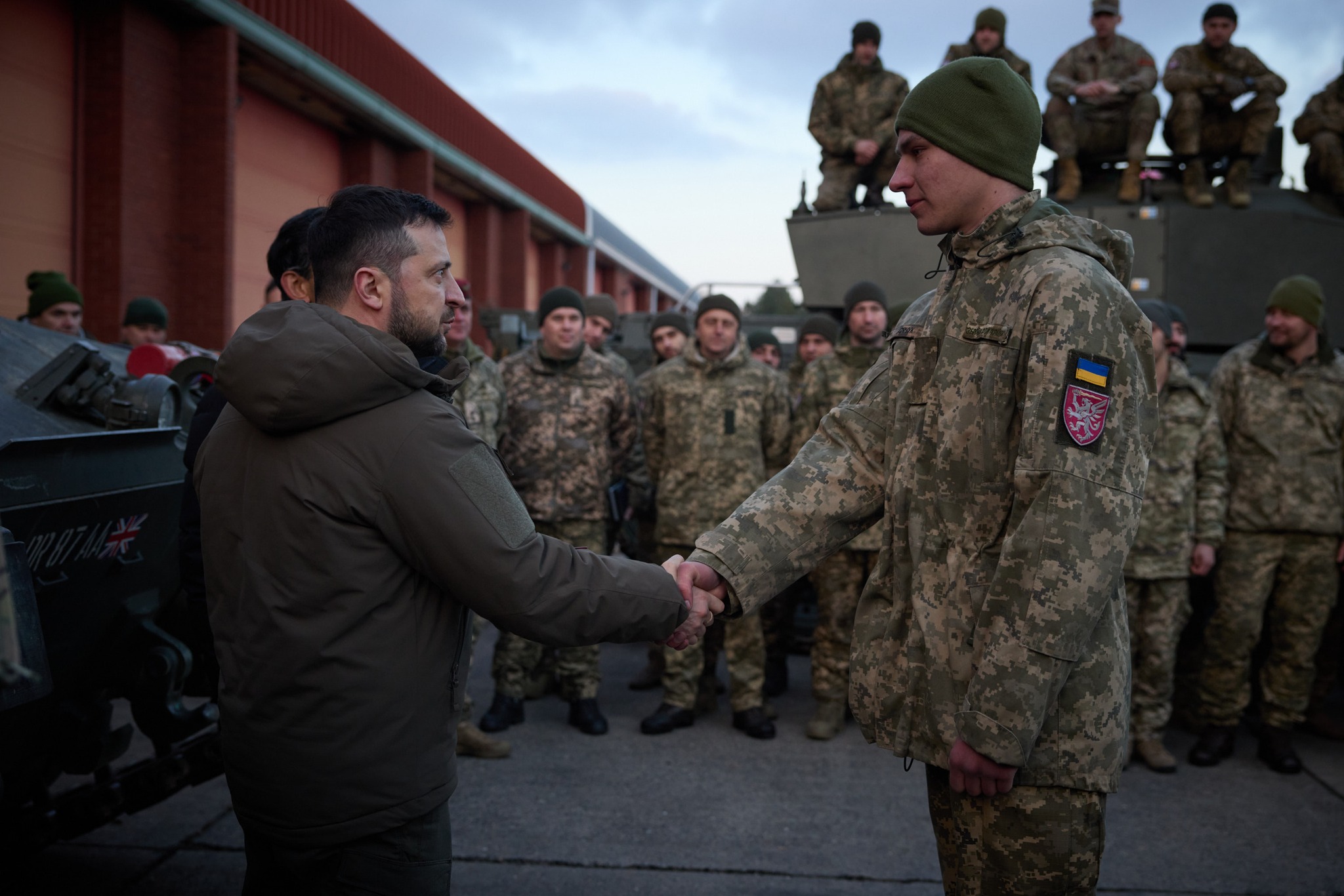 Нагородження бійців. Володимир Зеленський. Фото: facebook/zelenskiy.official