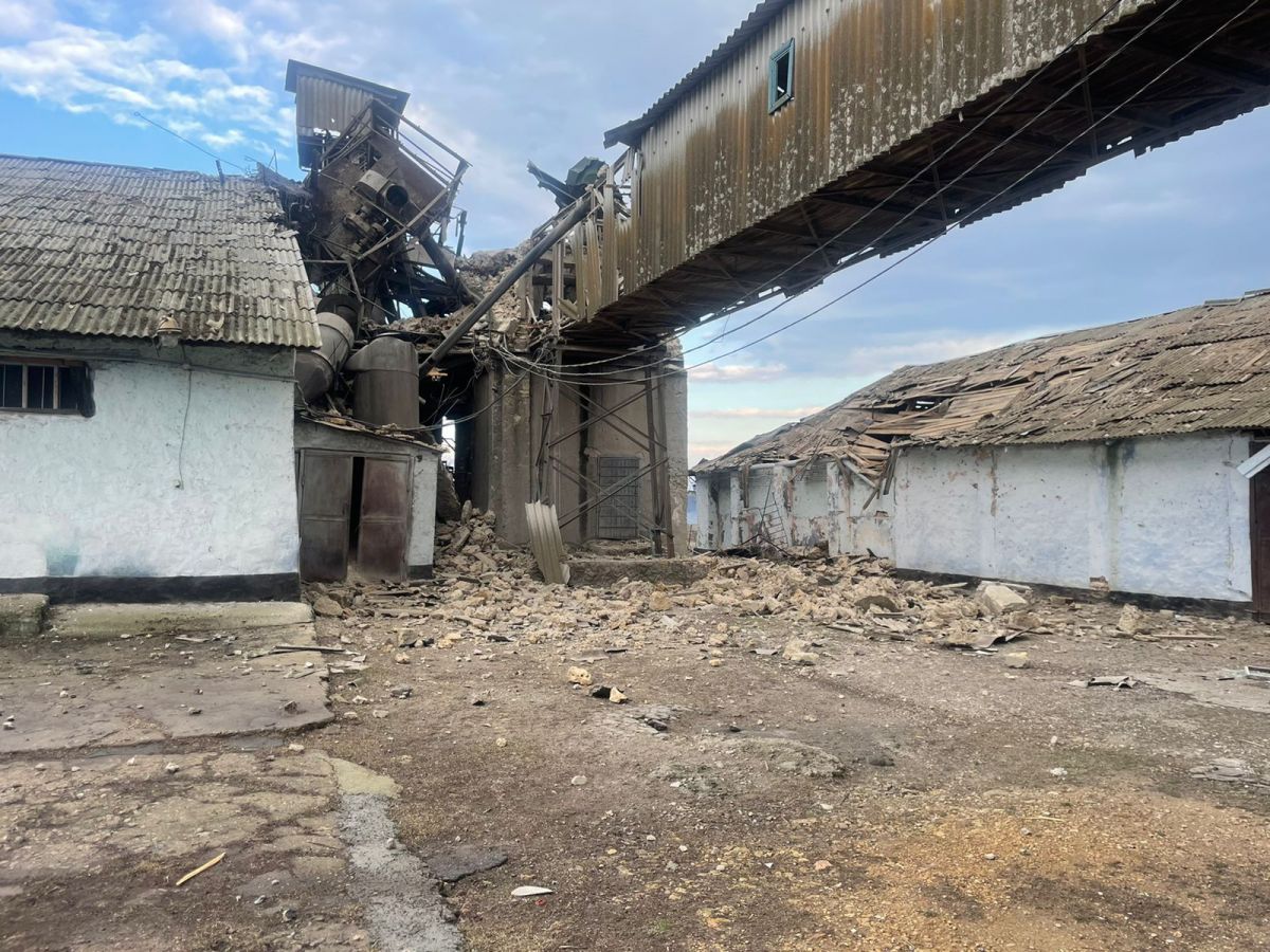 Последствия российских обстрелов в Херсонской области.  Фото: ГУНП Херсонской области