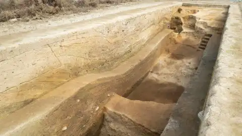 A defensive trench discovered at the Suyang relics site in Luoyang City, central China's Henan Province. Photo by Dong Gefei/Xinhua.