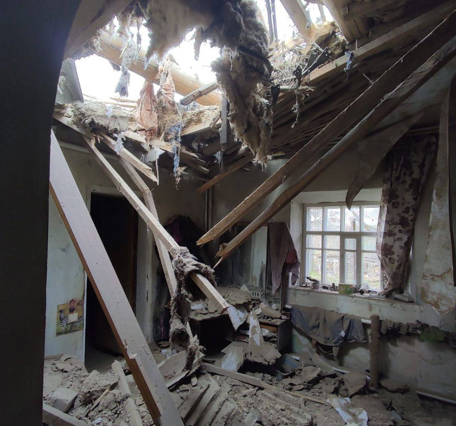 Наслідки російського обстрілу Нікополя. Фото: telegram/Дніпропетровська ОВА