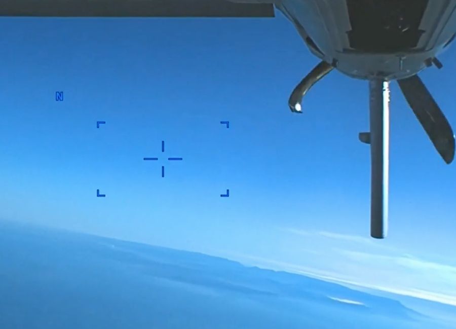З’явилося відео, як російський Су-27 скидає паливо і пошкоджує лопаті безпілотника MQ-9