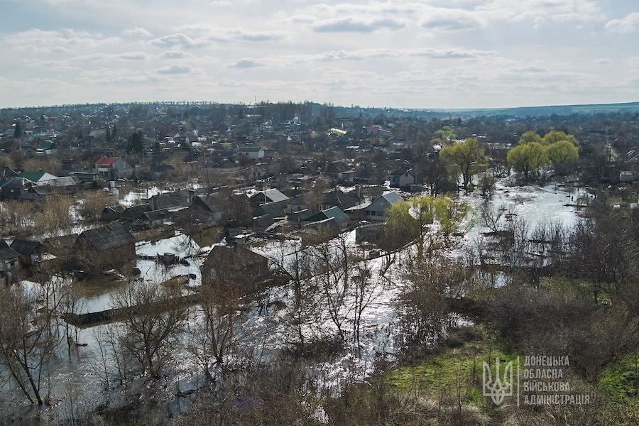 У Краматорську триває підтоплення частини міста після часткового руйнування дамби. Фото: Донецька ОВА