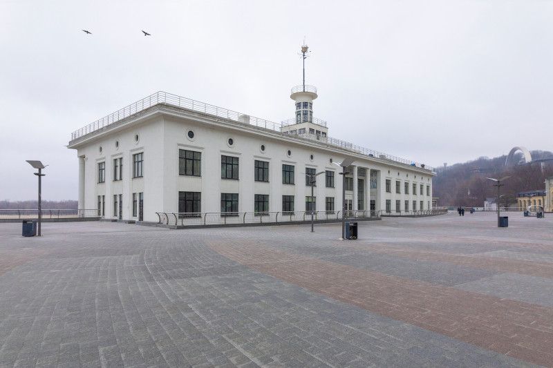 Реставрована будівля Річкового вокзалу на Поштовій площі в Києві. Фото: facebook Мінінфраструктури