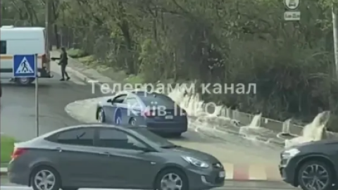 У Києві сталася аварія на водопровідній мережі, ускладнено рух в сторону Деміївської площі