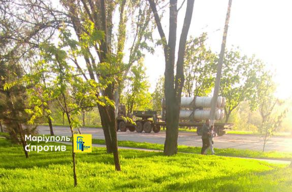 Окупанти переміщують тягачі з комплектами ракет С-300 в бік Запоріжжя. Фото: Фото: telegram/Андрющенко Time