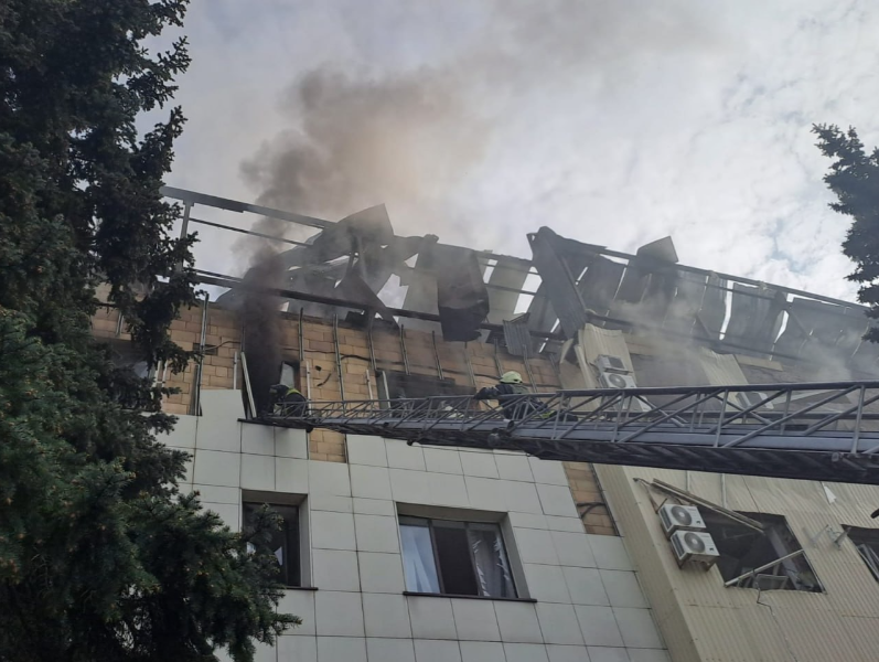Наслідки російського обстрілу. Фото: telegram/Донецька ОВА 