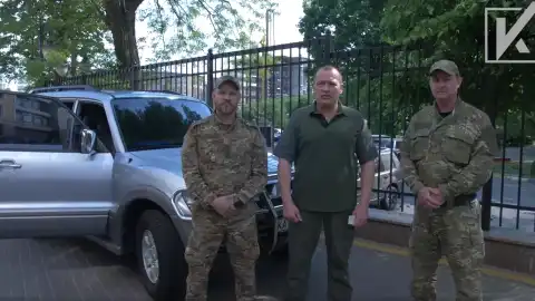 Артур Палатный: "Украинская команда" передала внедорожник Mitsubishi 72-й бригаде им. Черных Запорожцев