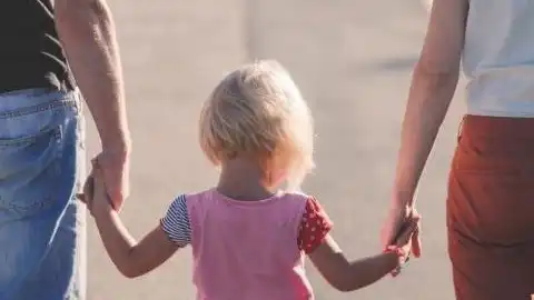 Усиновлення. Ілюстрація з відкритих джерел