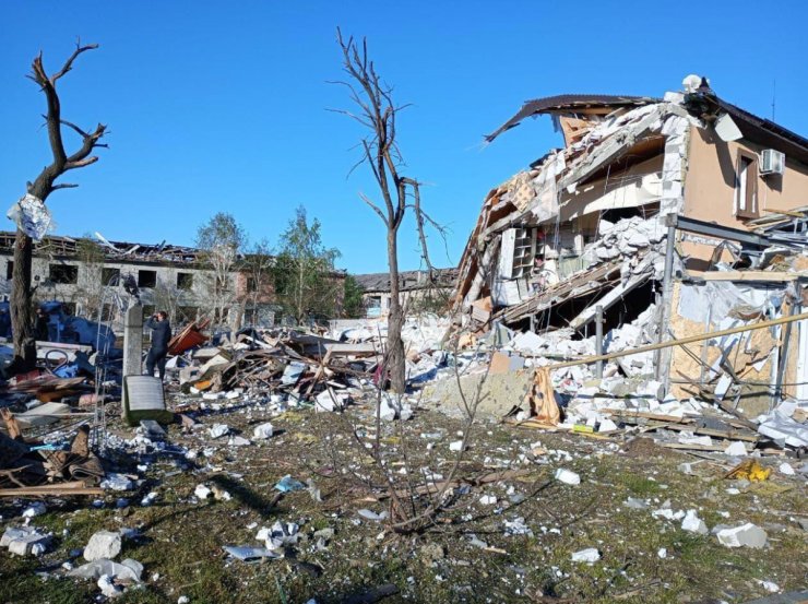 Последствия ракетного удара к утру.  Фото: telegram/Сергей Лисак/Днепропетровская ОВА