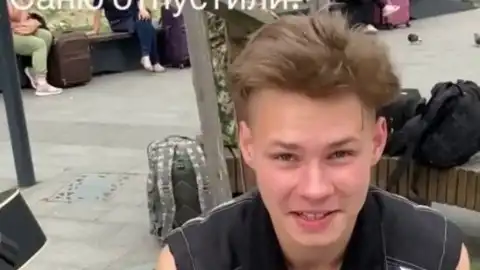 Подростка, попавшего в языковой скандал, отпустили. Кадр видеозаписи