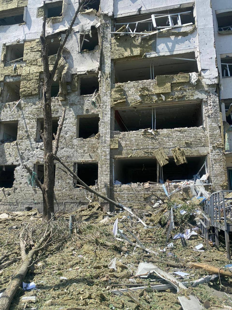 Лікарня у Гуляйполі після обстрілу. Фото: t.me/ermaka2022