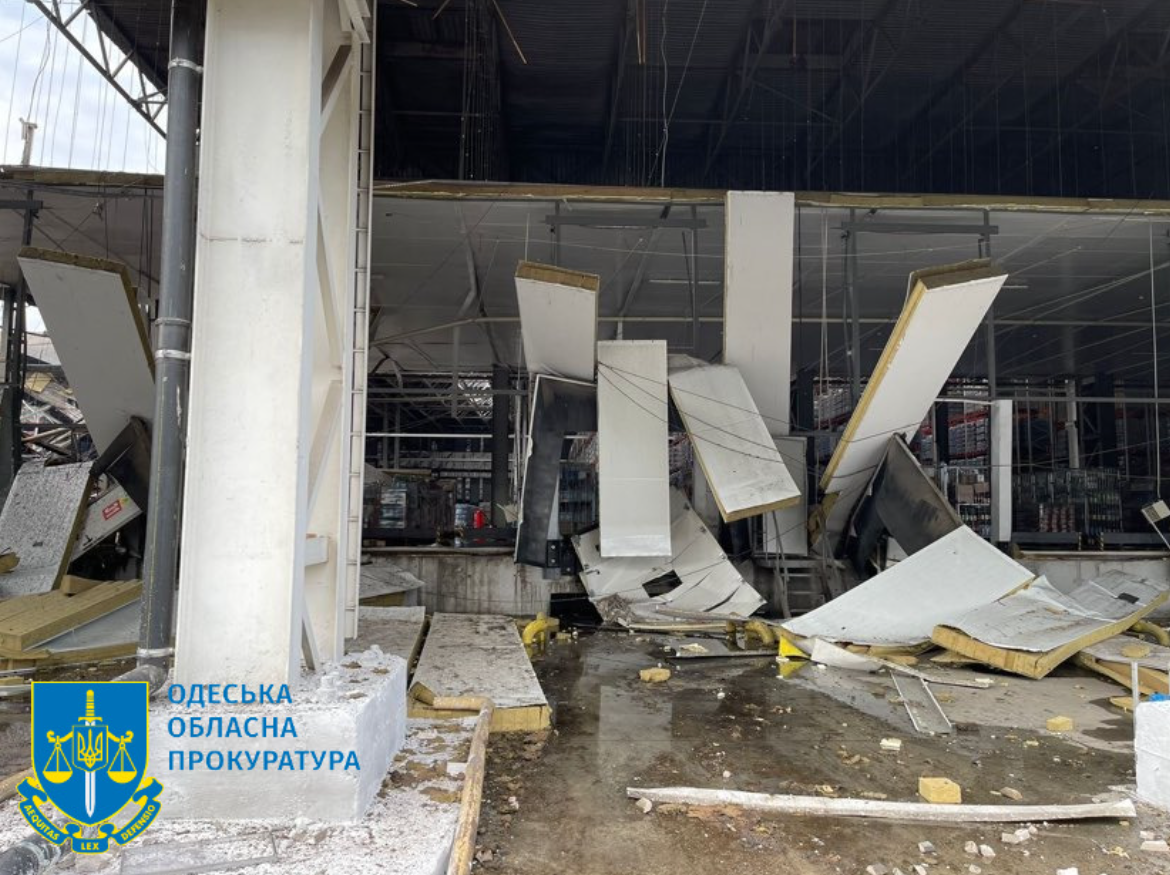 Руйнування в Одесі через атаку окупантів.  Фото Одеська обласна прокуратура