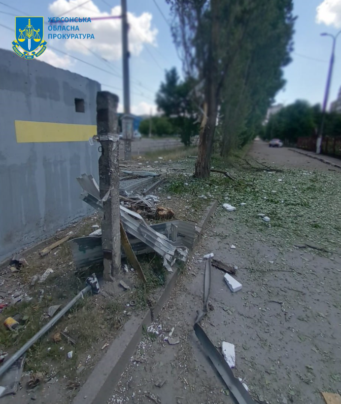 Окупанти обстріляли Херсон удень 16 червня. Фото: Херсонська обласна прокуратура 