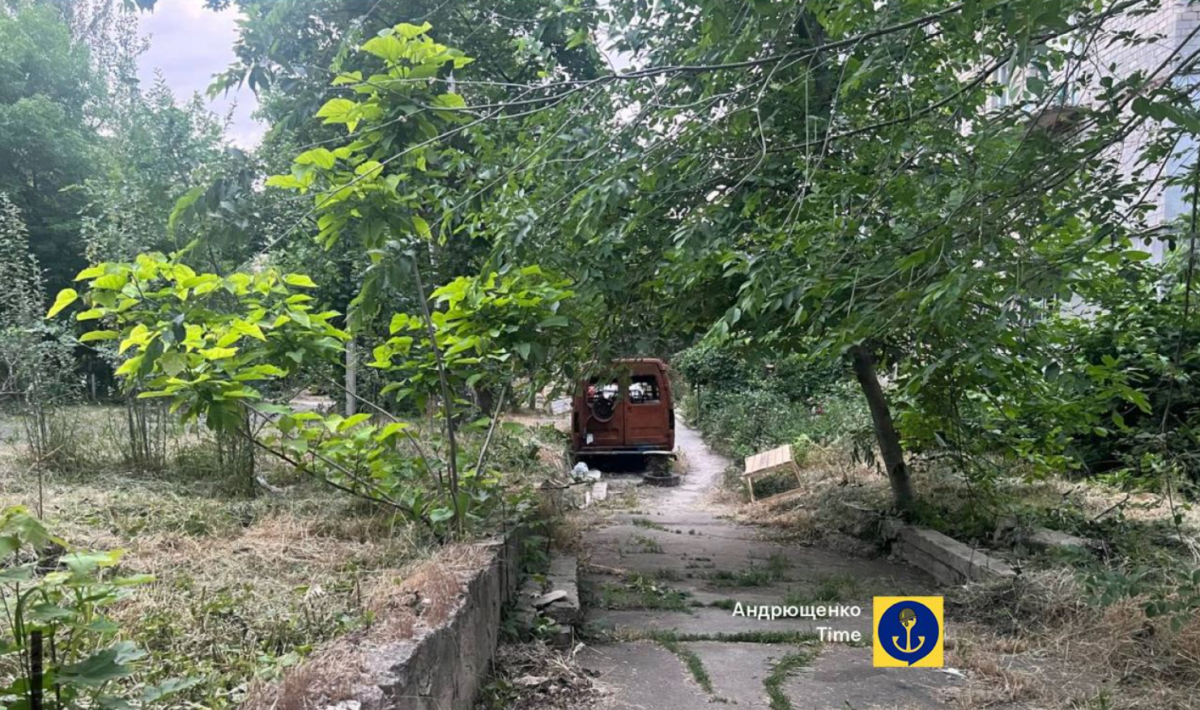 Одна із занедбаних окупантами частин міста. Фото: telegram/АндрющенкоTime