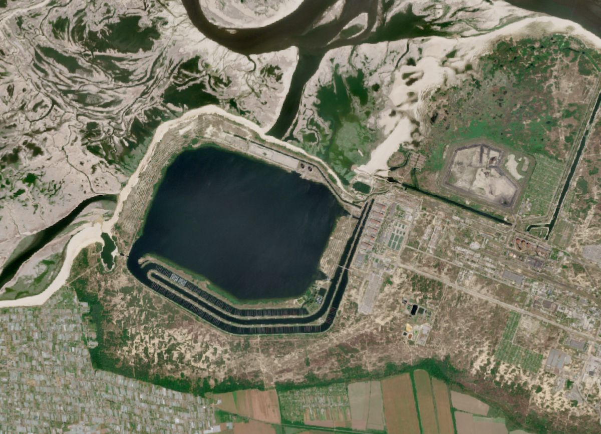 Супутниковий знімок Запорізької АЕС за 20 червня. Фото: ESA / Copernicus Sentinel / Sentinel-2 L2A