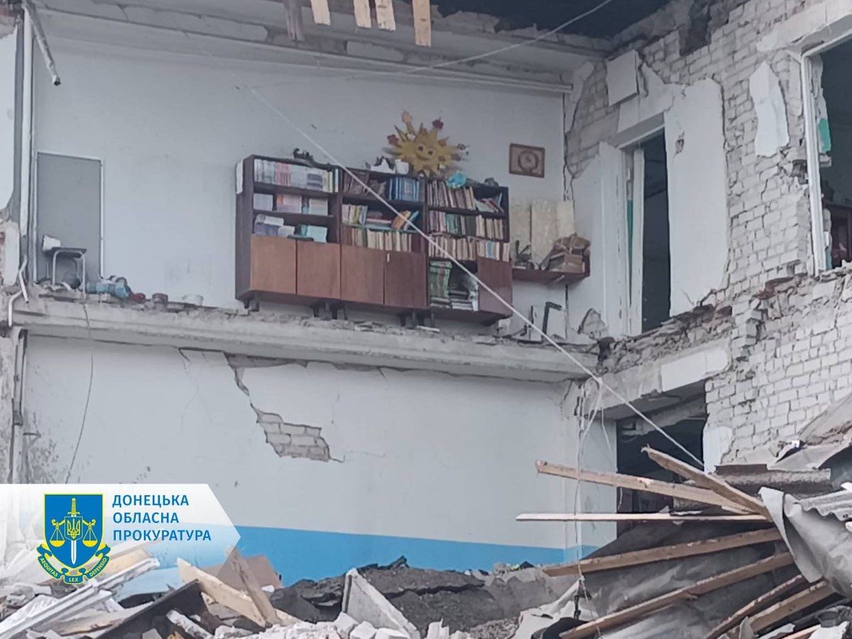 Окупанти обстріляли школу у селі Сергіївка Донецької області. Фото: Донецька обласна прокуратура