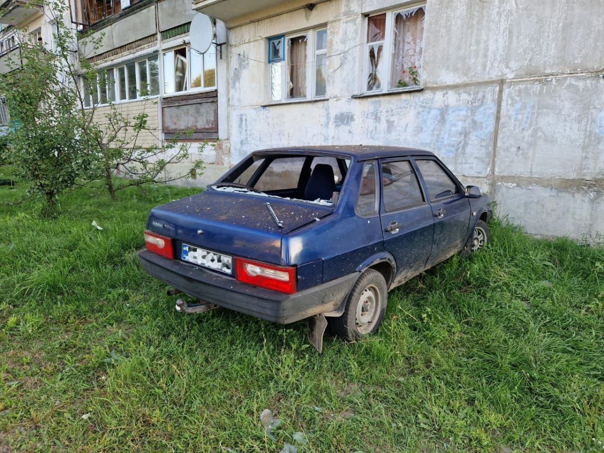 Вибиті вікна в автомобілі та будівлі. Фото: telegram/В'ячеслав Чаус