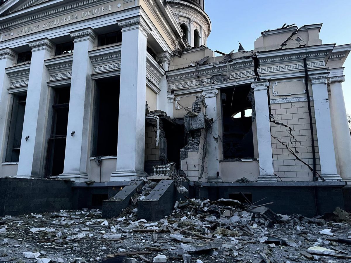 Разрушение собора.  Фото: facebook/Одесская епархия Украинской православной