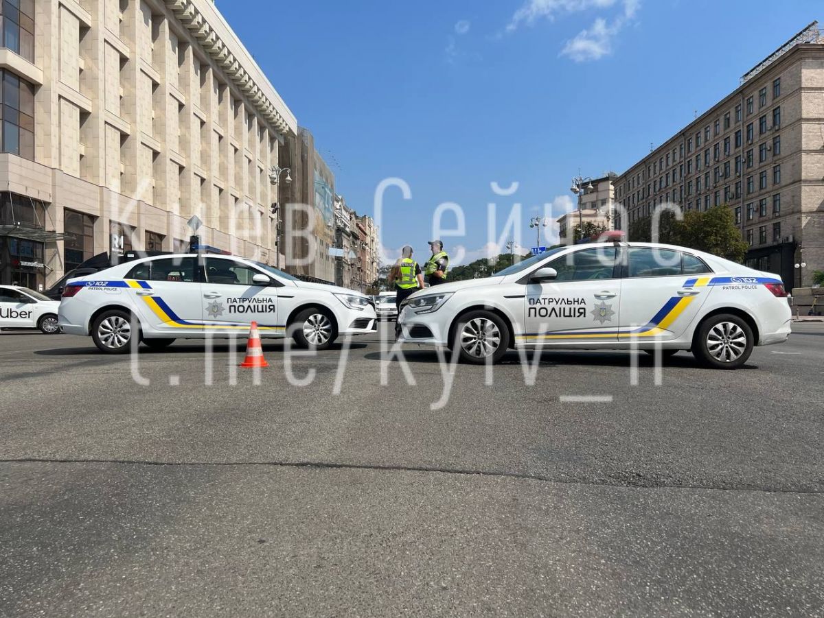 Перекриття руху в центрі Києва. Фото: Telegram/Киев Сейчас: Буча, Ирпень, Гостомель