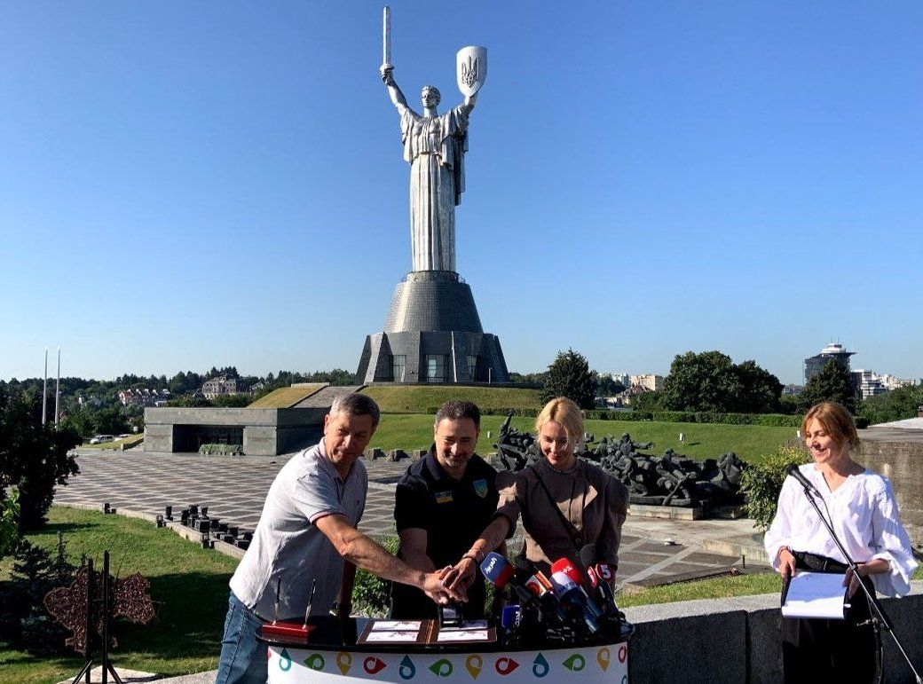 Юрій Савчук, гендиректор Національного музею історії України у Другій світовій війні, Ігор Смілянський, директор ПАТ 