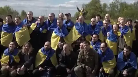 Украинские военнопленные из "Азова" после обмена. Кадр видеозаписи