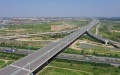 The connecting line between Haiyue Street and Beijing-Xiong'an expressway, in Xiong'an New Area, north China's Hebei Province. Photo by Xinhua/Zhu Xudong.