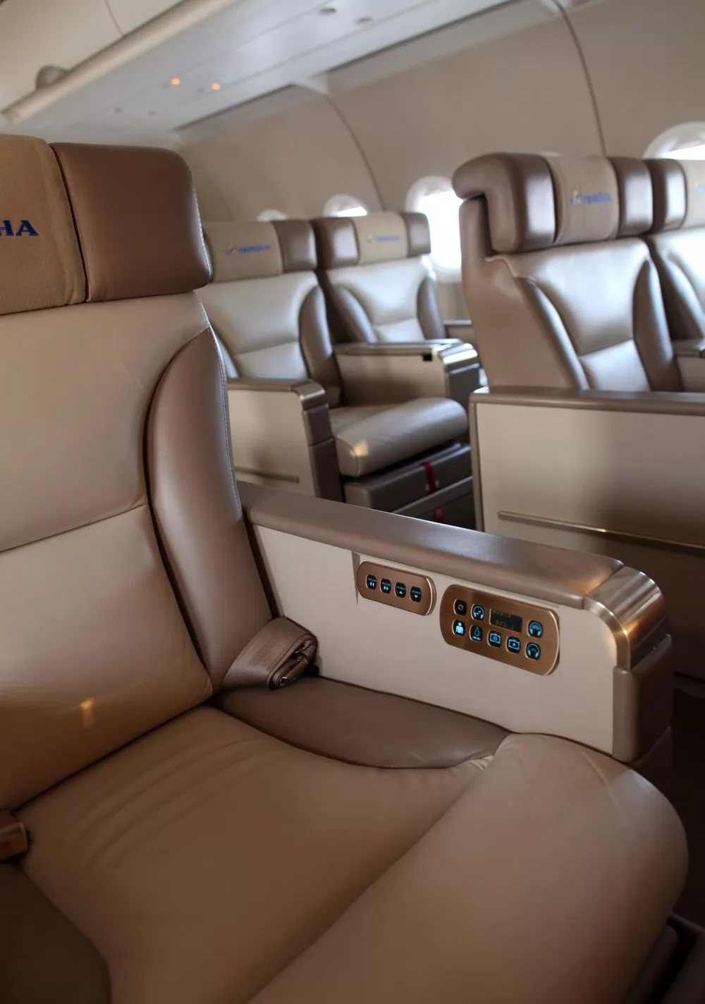 Второй салон самолета Airbus A319 CJ UR-ABA. Фото: Администрация президента Украины 2012 год