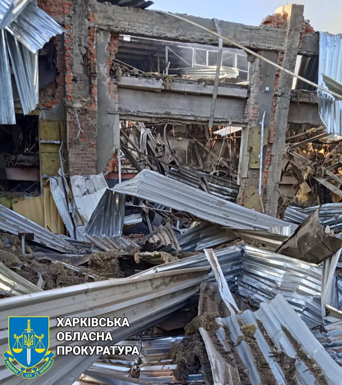 Разрушение в Харькове в результате российских ракетных обстрелов.  Фото: Харьковская областная прокуратура