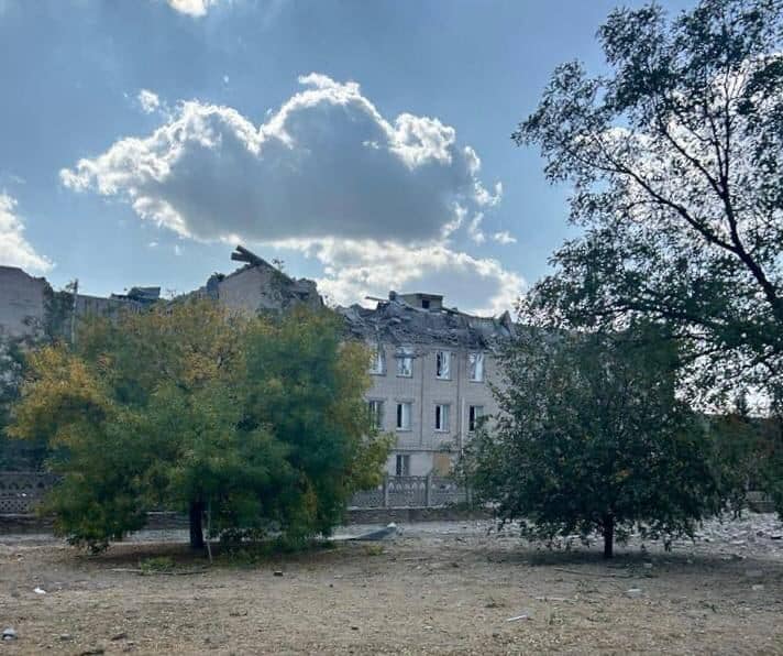 Наслідки обстрілу лікарні в Бериславі. Фото: Херсонська ОВА