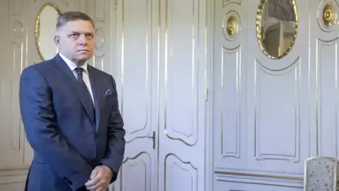 Slovakia stops aid to Ukraine after election victory of pro-Russian Fico – media