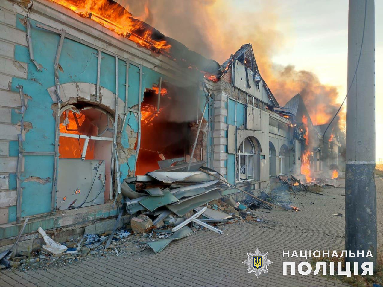 Наслідки російських обстрілів. Фото: телеграм-канал поліції Донецької області