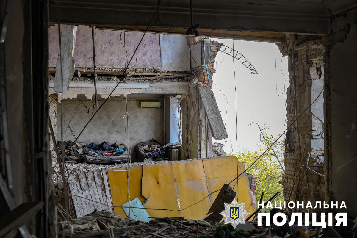 Последствия обстрела врага Запорожья.  Фото: Национальная полиция Украины