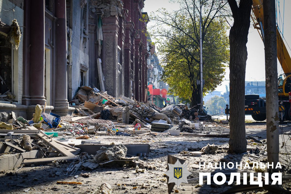 Вид улицы после атаки врага.  Фото: Национальная полиция Украины
