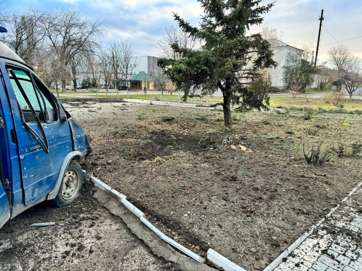 Наслідки обстрілу Білозерки. Фото: Херсонська ОВА