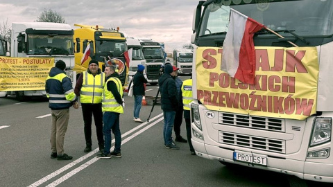 Страйл польських перевізників на кордоні з Україною. Фто з відкритих джерел