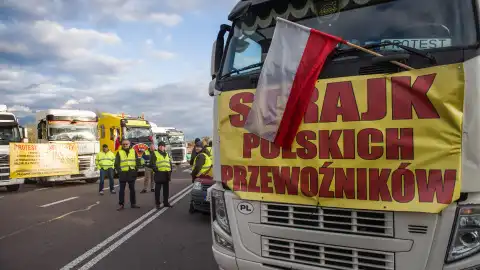 Рада просить польский Сейм розблокувати кордон, Тищенко втретє розлучається, у Дубінського арештували 21 квартиру