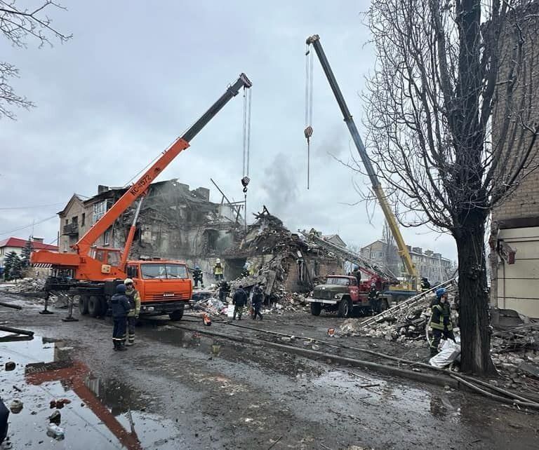 Рятувально-пошукові роботи тривають. Фото: telegram/Ігор Мороз