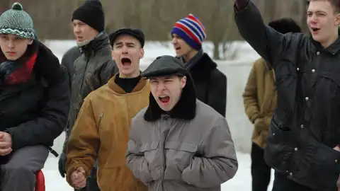 Слово пацана. Кровь на асфальте. Кадр из сериала