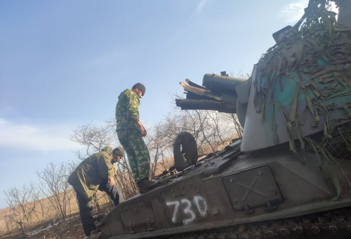 Розірваний ствол САУ 2С3 армії РФ. Фото: Defense Express