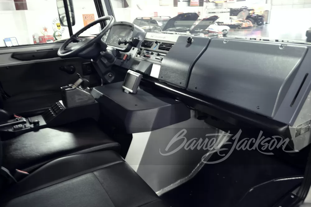 Мерседес Арнольда Шварценеггера. Фото: Barrett-Jackson