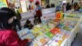 Visitors select books during the 10th China Shanghai International Children's Book Fair in east China's Shanghai. Photo by Xinhua/Xin Mengchen.