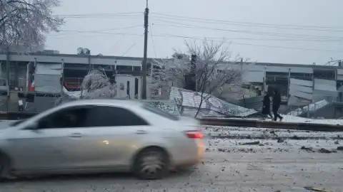 Russian occupiers struck Dnipropetrovsk Region this morning; shopping center and tens of houses damaged