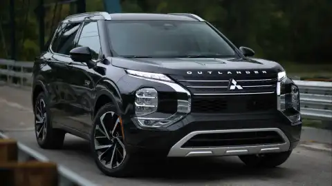 Mitsubishi Outlander. Фото з автомобільних сайтів