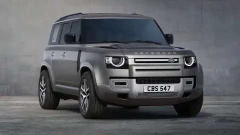 LAND ROVER DEFENDER. Фото з автомобільних сайтів
