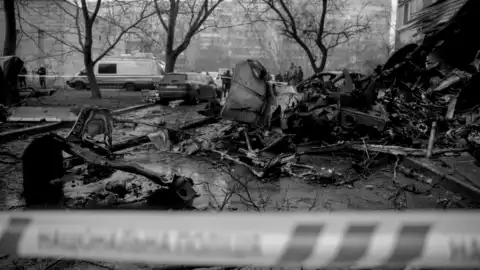 Место падения вертолета в Броварах. Фото: Нацполиция